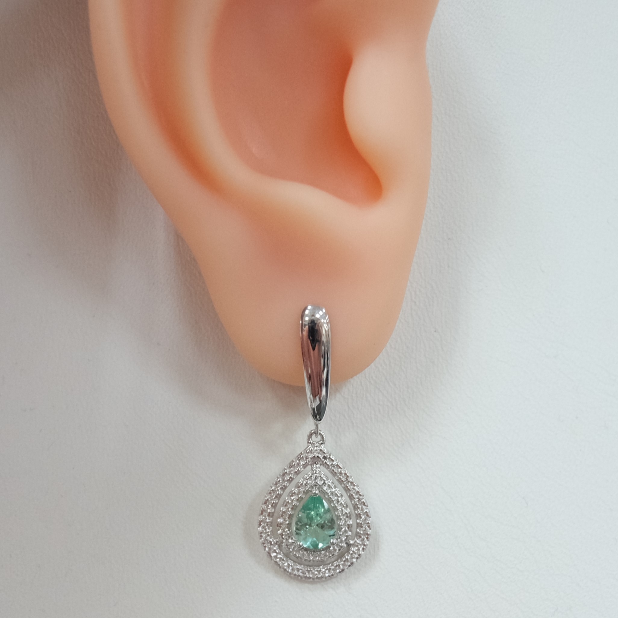 Серебряные серьги с апатитами